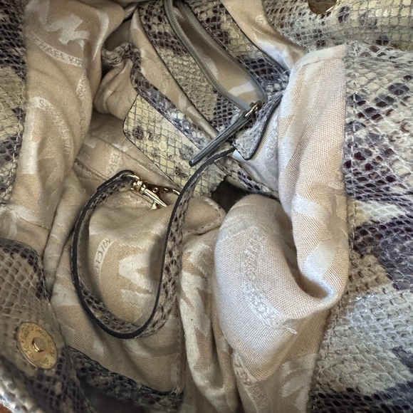 Michael Kors Hobo Python Embossed Leather Chain Link Accent shoulder handbag - Picture 7 of 7